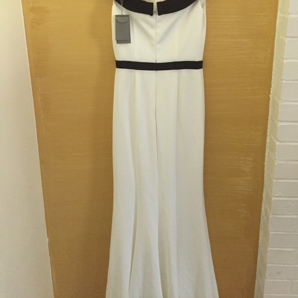 Destination Gown - Picture 3 of 5